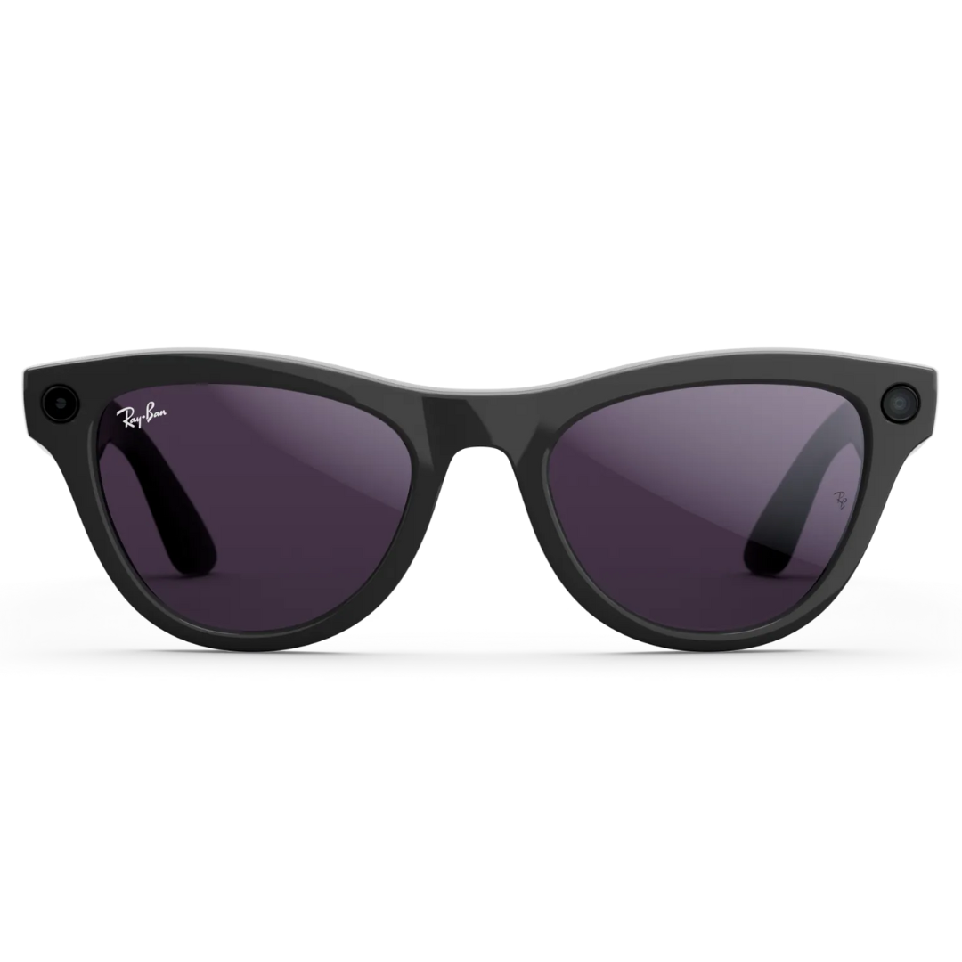 Gafas inteligentes Ray-Ban Meta Wayfarer negras. Vista frontal con lentes oscuras púrpuras, ideales para sol.