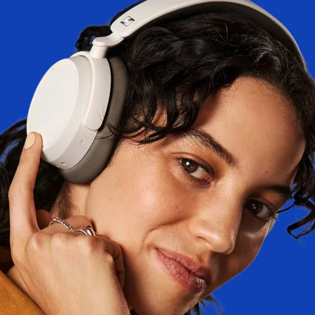 Sennheiser ACCENTUM plus Wireless Auriculares Con Bluetooth - Audio Función De Carga Rápida, Autonomía De 50 Horas Y Cancelación De Ruido Activa Híbrida Adaptativa - Blanco (falta multiLocations)