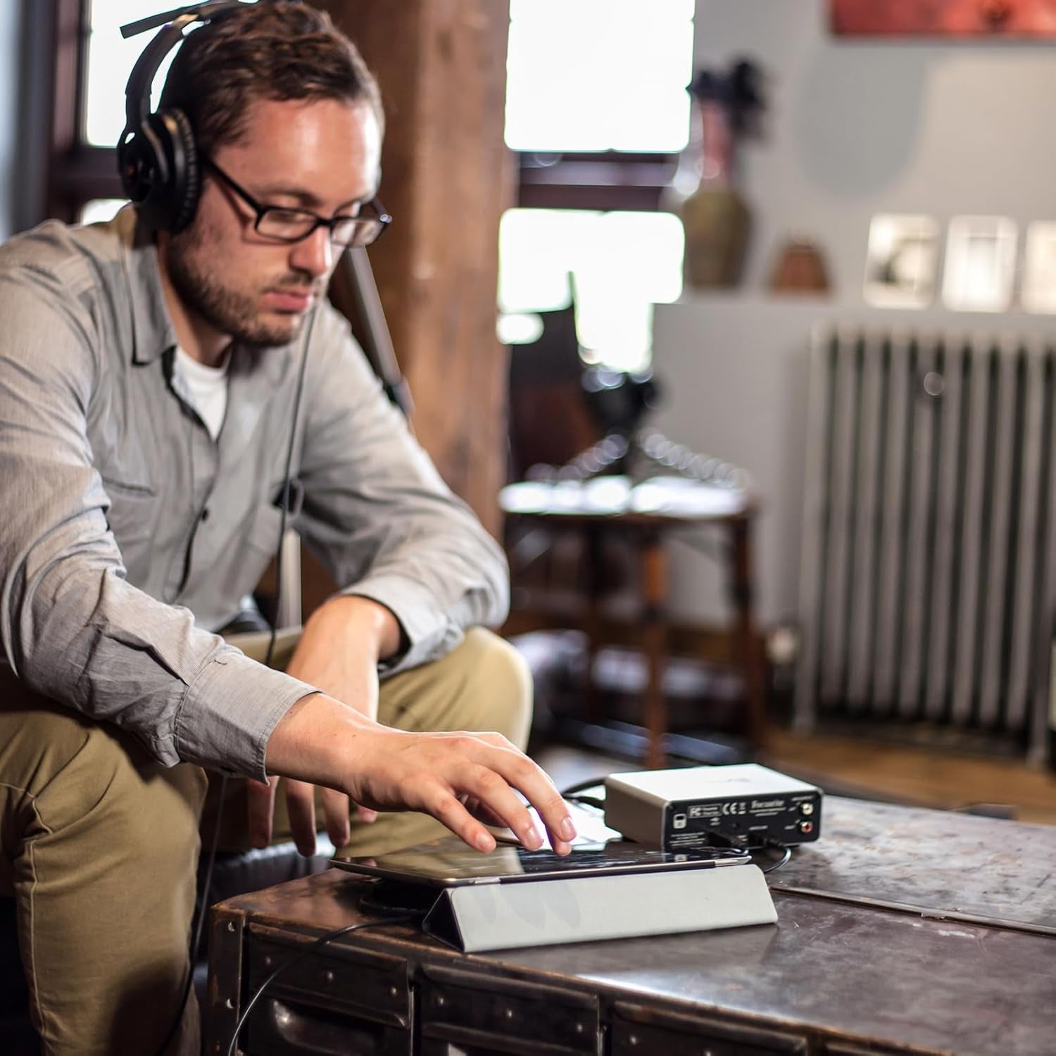 Itrack Solo Audio Interface for Mac, PC, and Ipad – USB Audio Interface for Recording, Streaming, and Podcasting with XLR, Line-In, and Professional Software Included