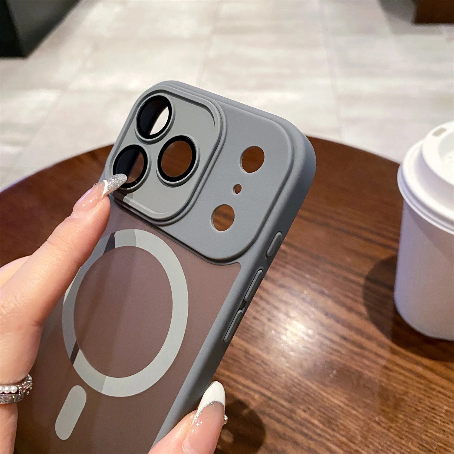 Carcasa Magnética Mate para iPhone 17 | Compatible con Magsafe