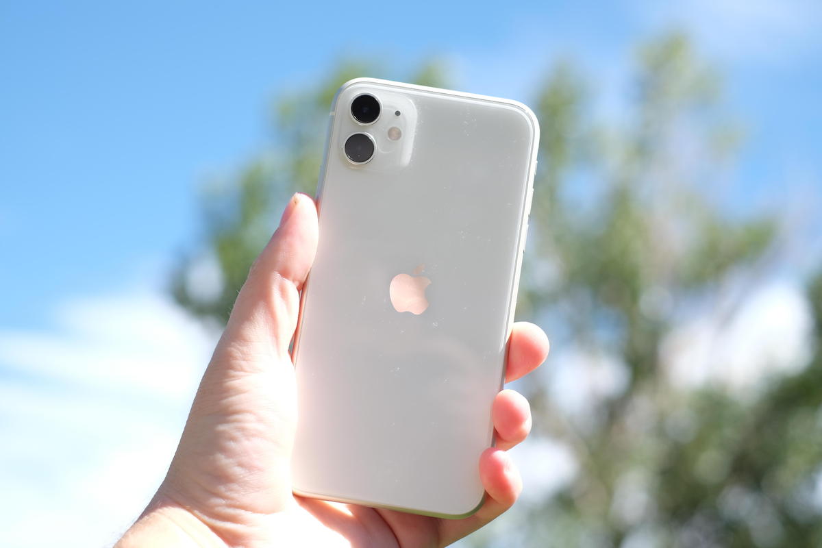IPhone 11 Seminuevo con Lámina de Regalo: Ventajas frente a iPhone 11 Pro y iPhone 11 Pro Max en 2026