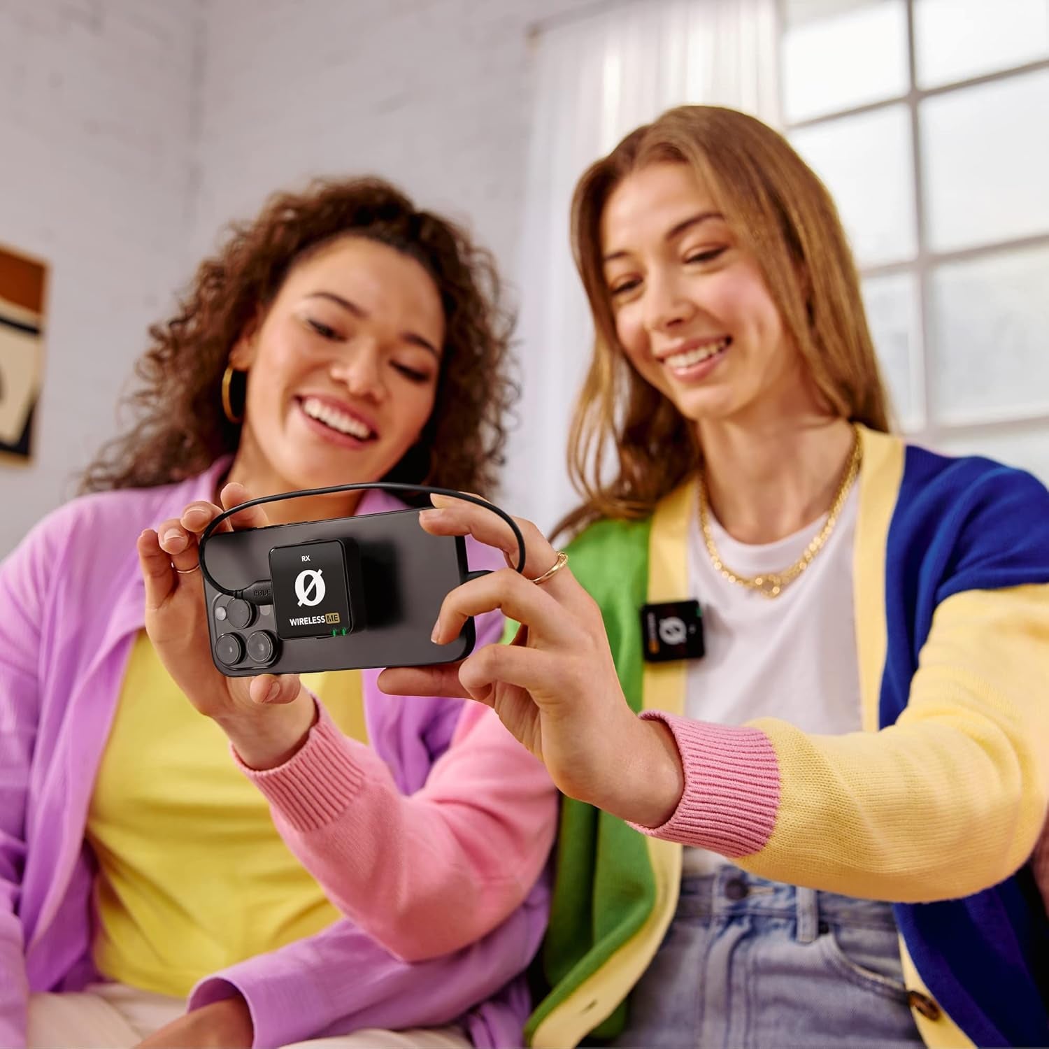 RØDE Wireless ME Ultra-Compact Wireless Microphone System with Built-In Microphones, Gainassist Technology and 100M Range for Filmmaking, Interviews and Content Creation, Wireless ME