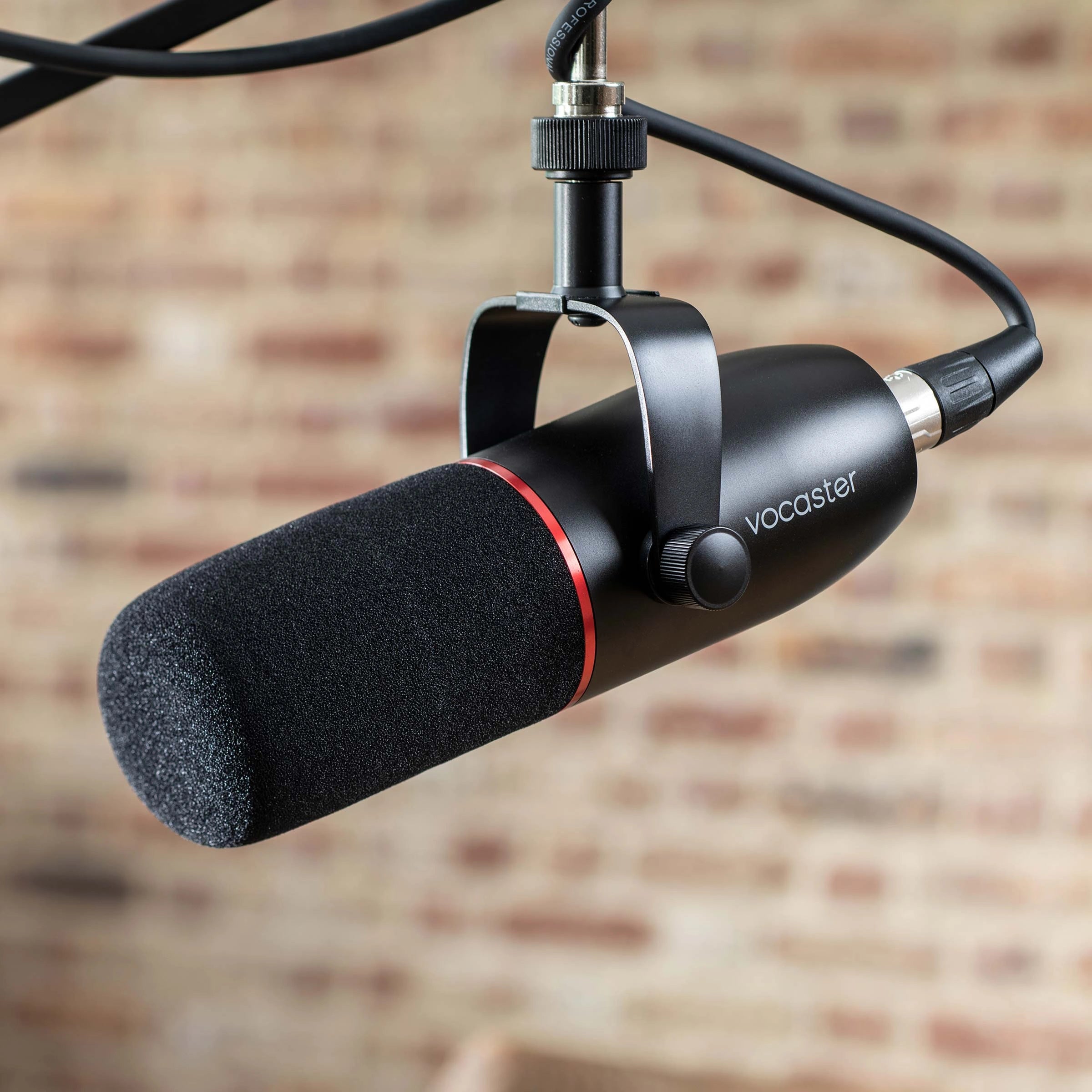 Micrófono Dinámico Focusrite Vocaster DM14v – Calidad Broadcast para Podcast con Filtro Anti-Pop Integrado